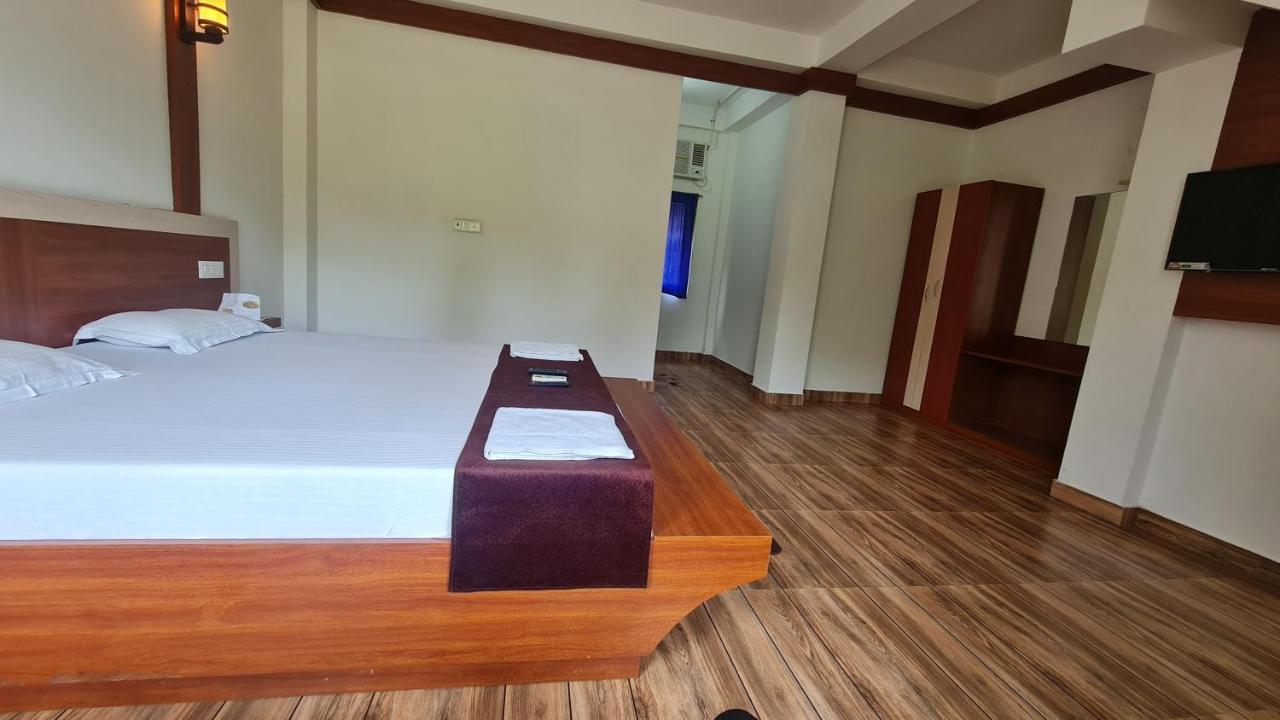Hotel Exotica Squares Lakshmanpur Exterior foto