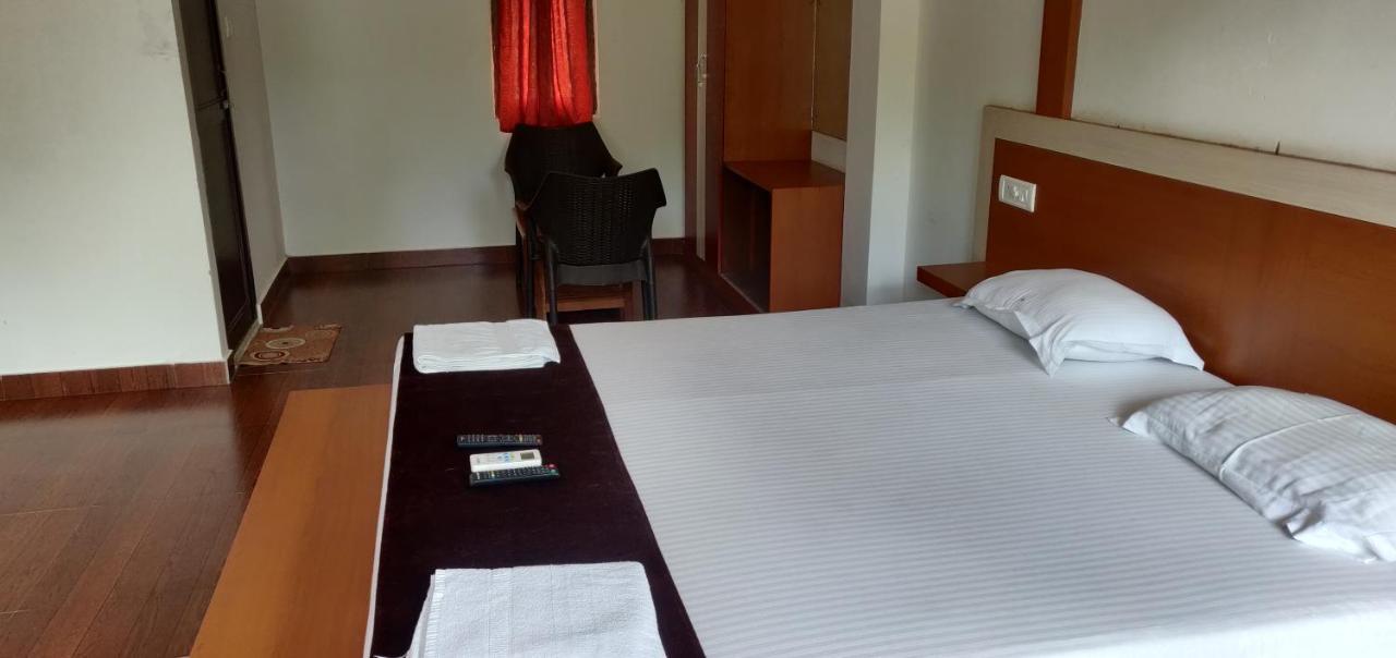 Hotel Exotica Squares Lakshmanpur Exterior foto